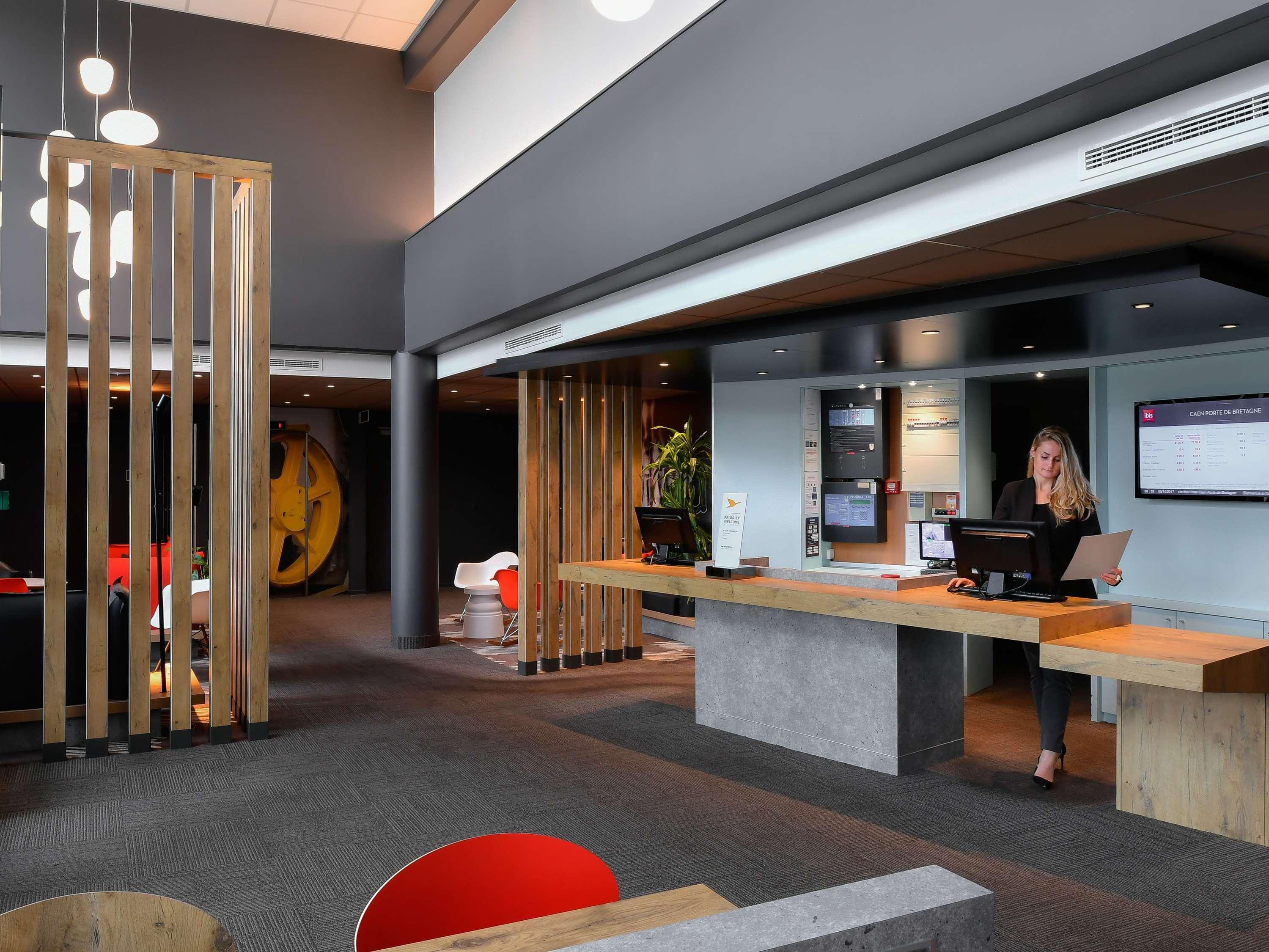 Ibis Budget Caen Porte De Bretagne Bretteville-sur-Odon ภายนอก รูปภาพ