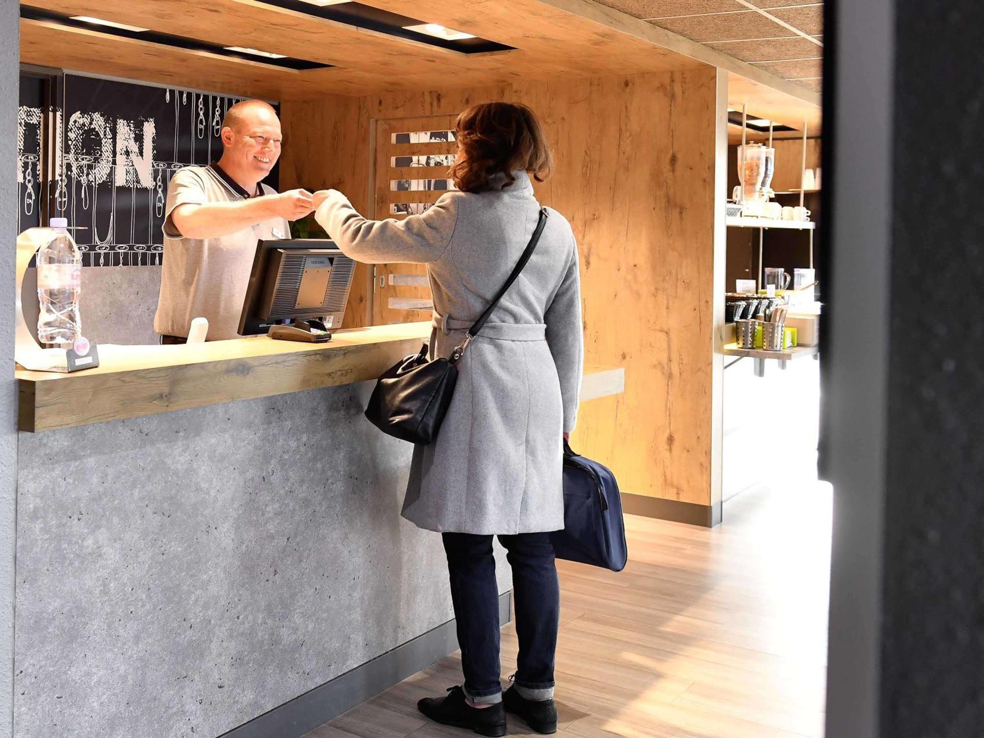 Ibis Budget Caen Porte De Bretagne Bretteville-sur-Odon ภายนอก รูปภาพ