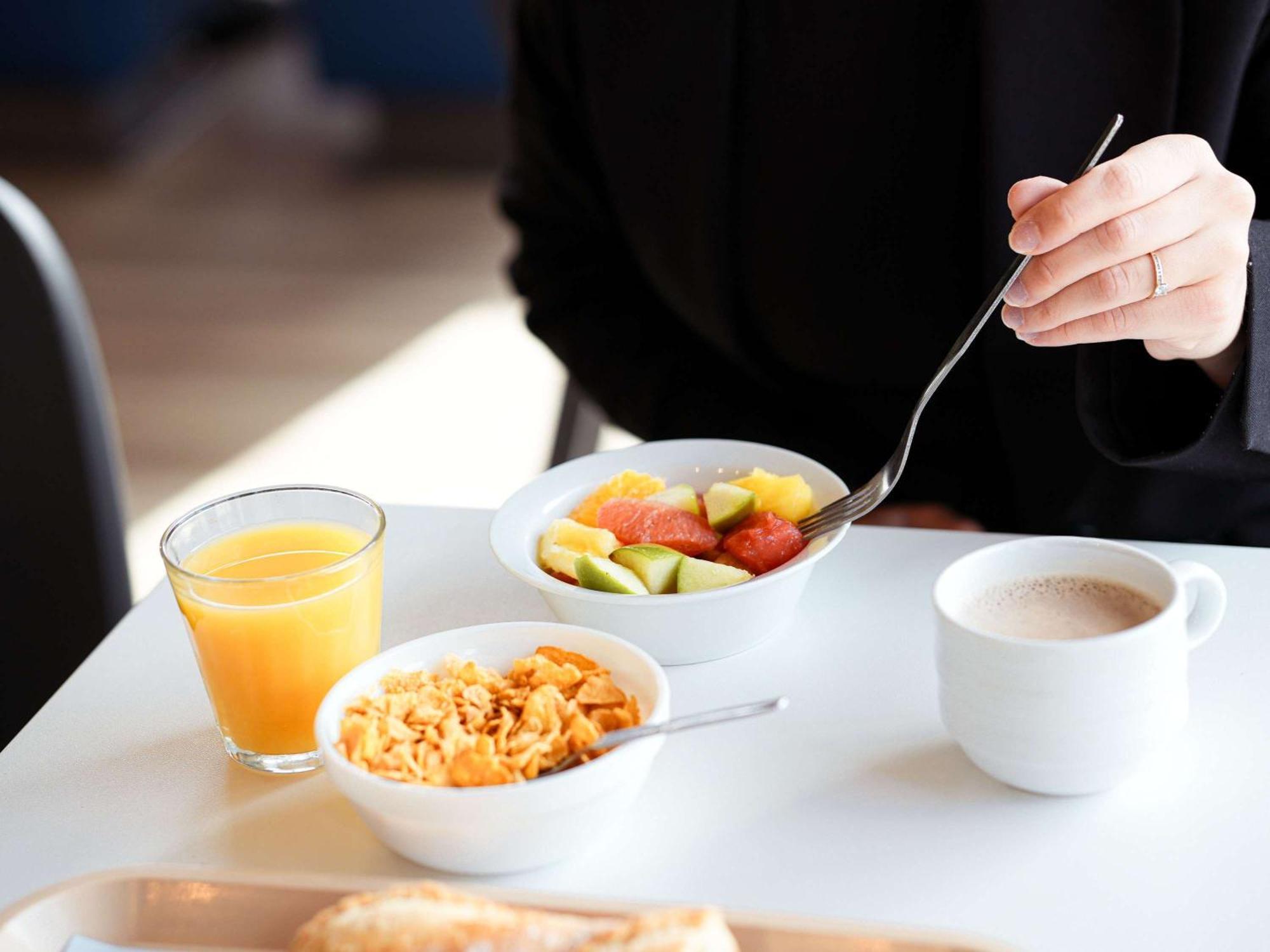 Ibis Budget Caen Porte De Bretagne Bretteville-sur-Odon ภายนอก รูปภาพ
